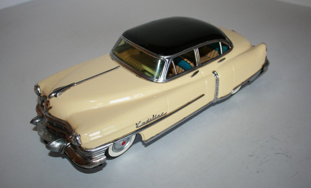 MARUSAN / KOSUGE JAPAN 1951CADILLAC IN REPRO BOX 12 INCHES FRICTION ORIGINAL TIN TOY CAR