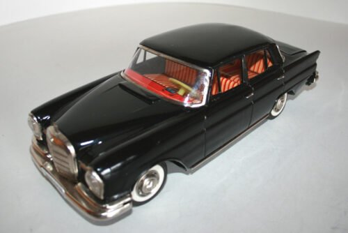 Shioji Japan 60’s Mercedes Benz 220 S Friction 12 inches (30.5 cm) original tin toy car - Image 13