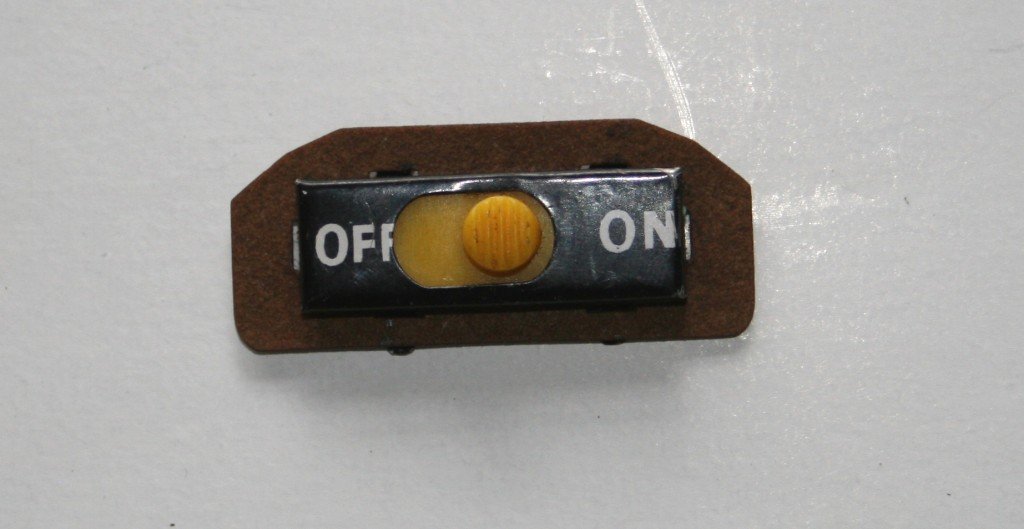 DAISHIN VINTAGE TIN TOY SPACE PART APOLLO 11 AMERICAN EAGLE LUNAR MODULE ORIGINAL BATTERY COVER’S SWITCH