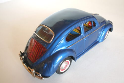Yoshiya KO Japan 60’s battery operated tin Volkswagen Beetle with red visible engine with light,  original tin toy car - Image 5