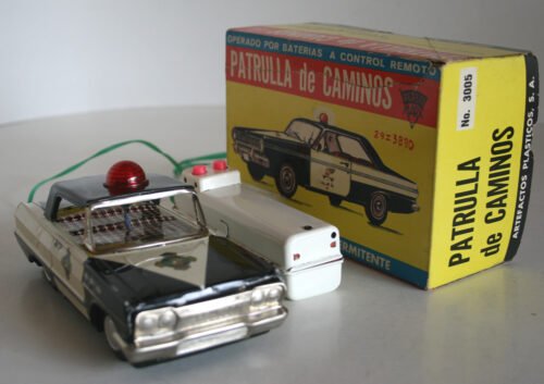 PlastiMarx  60’s Mexican Toy Patrulla de Caminos (Highway Patrol) R/C Battery Operated in Box 7 inches (18 cm) original tin toy car - Image 3