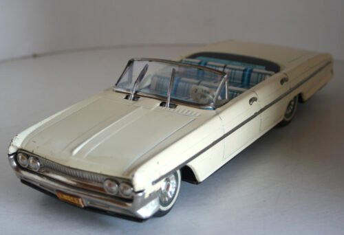 Yonezawa Cragstan 60’s Oldsmobile Convertible 1961 Friction 12 inches (30cm) original tin toy car - Image 3