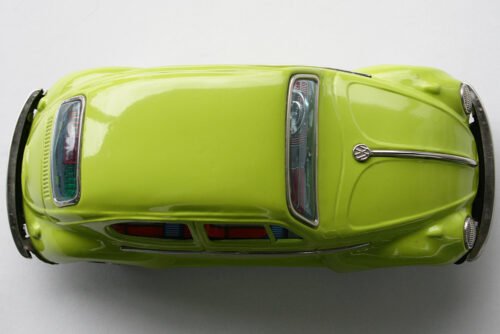 Taiyo 60’s Volkswagen Beetle Battery Operated 9.75 inches (25 cm) original tin toy car - Image 8