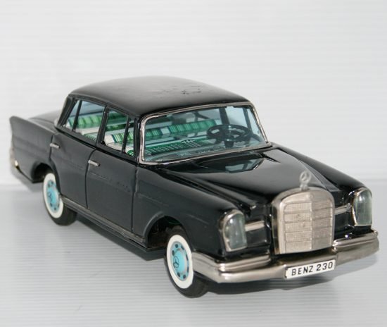 mercedes-benz-230-bandai
