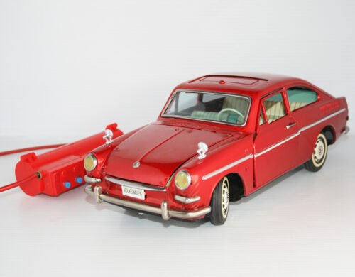 Yanoman 60’s Volkswagen 1600 TL R/C Battery Operated 13 inches (33 cm) original tin toy car - Image 3