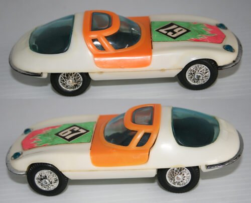 Chevrolet Corvair Bertone Race Car 67 Hong Kong Unknown Mark 60’s Friction 5 inches (12.75 cm) original plastic toy car - Image 7