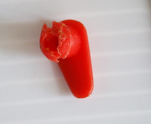 Yonezawa, Waco, Straco 60’s 70’s Happy Hysterical Harry Robot or Chuckling Charlie Clown Robot, Original Battery Cover Bolt, toy part - Image 3