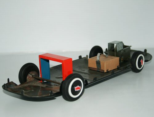 Aoshin 60’s Big BatMobile XKE Complete Chassis, Friction 14 inches (35.5 cm) original tin toy part - Image 3