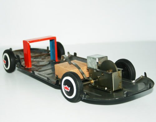 Aoshin 60’s Big BatMobile XKE Complete Chassis, Friction 14 inches (35.5 cm) original tin toy part - Image 4