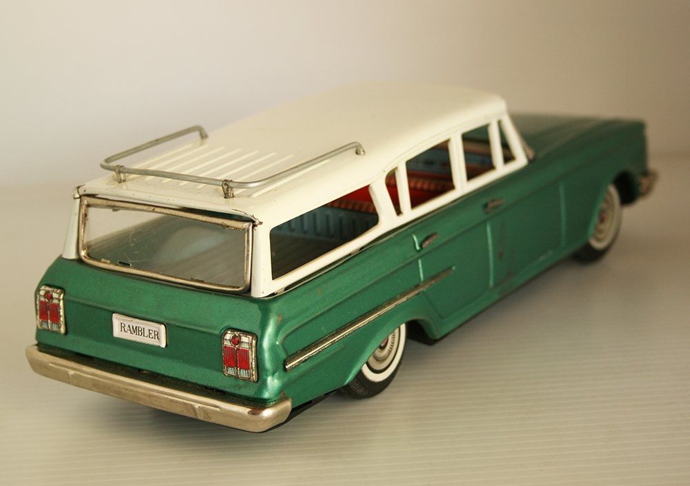 Proyect Bandai 60’s Nash Rambler Station Wagon, Friction 10.75 inches (27 cm) tin toy car - Image 5