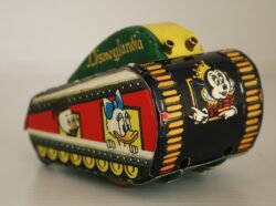 9PlastimarxTWCDisneylandiaTurnoverTank