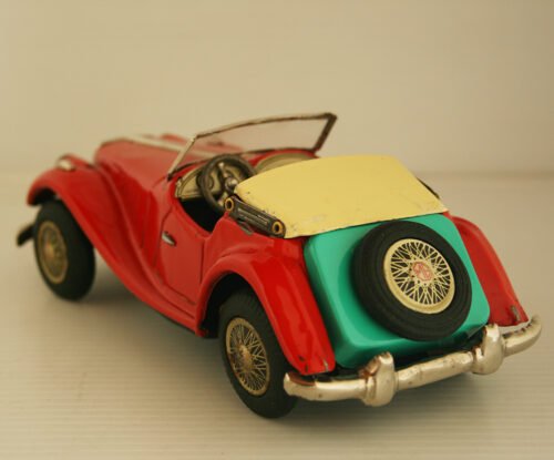 Yoshiya KO Japan 50’s MG Midget Convertible Friction 8.75 inches (22 cm) original tin toy car - Image 5