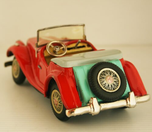 Yoshiya KO Japan 50’s MG Midget Convertible Battery Operated 8.75 inches (22 cm) original tin toy car - Image 4