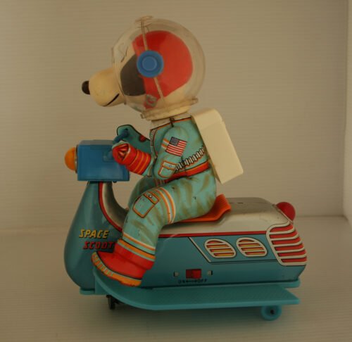 Masudaya MT Japan 70’s Space Scooter with Snoopy Dog Battery Operated  8 inches (20 cm) original space tin toy - Image 8