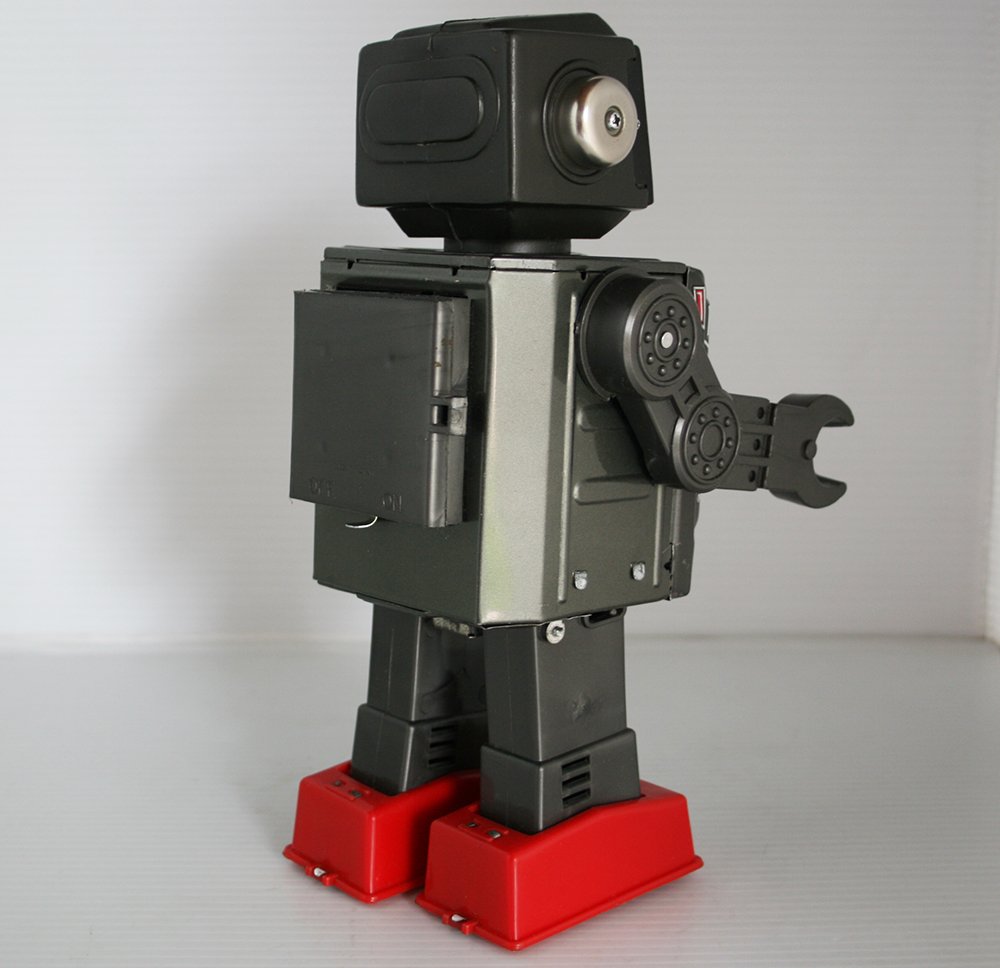 Horikawa Japan 60 s Attacking Martian Big Head Robot Battery Operated 9.75 inches 25 cm original tin toy space robot Tin Toy Car