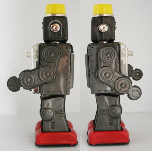 Horikawa Japan 60’s Fighting Robot, Battery Operated 11.5 inches (29 cm) original tin toy space robot - Image 6