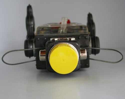 Horikawa Japan 60’s Fighting Robot, Battery Operated 11.5 inches (29 cm) original tin toy space robot - Image 10