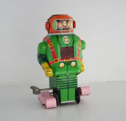 6YoneyaTWRSpaceManRobot