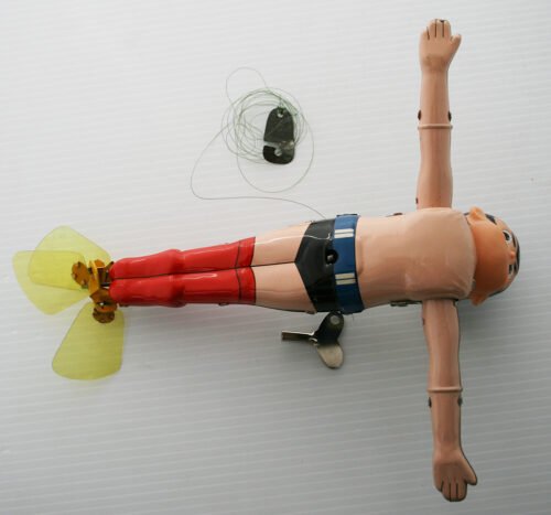 Asakusa ATD Japan 60’s Astro Boy Flying Robot Wind Up 9.75 inches (25 cm) original tin toy robot - Image 13
