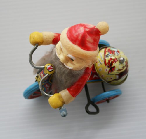 Suzuki Gangu Seisakusho Japan 60’s Santa Claus on Tricycle Wind Up 4 inches (10 cm) original tin toy - Image 9