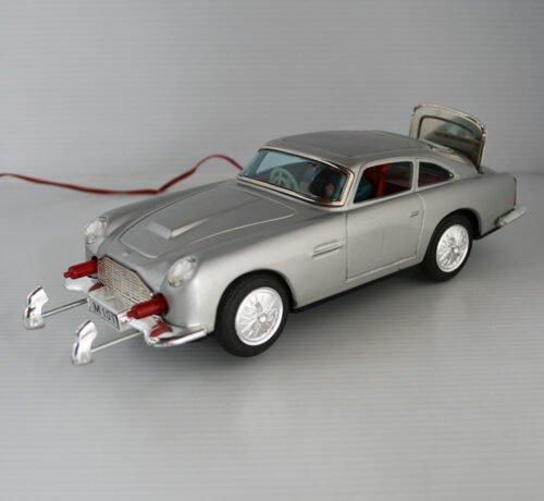 Daiya Japan 60’s Aston Martin in Box Battery Operated R/C 11.5 inches (29 cm) original tin toy car - Image 14