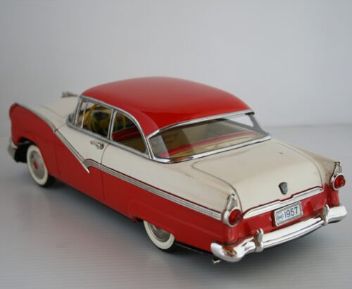 Marusan Kosuge Japan 50’s Ford Fairlane Club 1956 in Repro Box Battery Operated 13 inches (33 cm) original tin toy car - Image 5