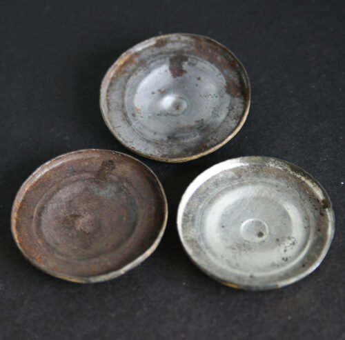Irko Yoshiya Japan 50’s Buick 1955, Three Tin Hubcaps original tin toy parts - Image 3