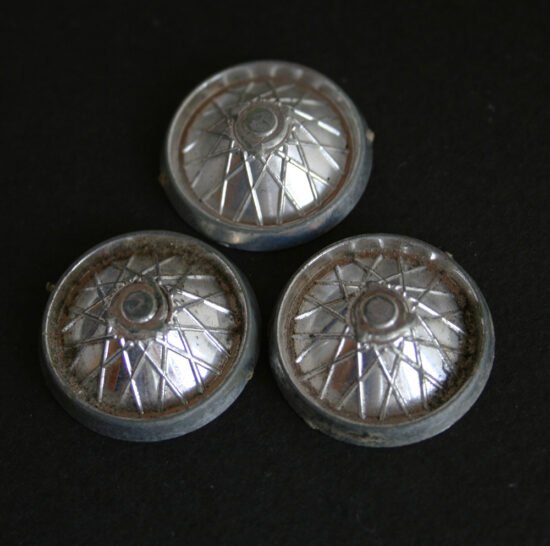 2AoshinGilbertPPCAstonMartin007ThreeHubcaps