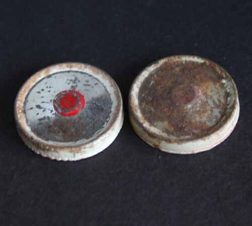 2MarusanTPCFord1952TwoTinHubcaps