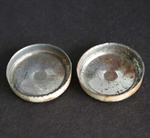 Marusan Japan 50’s Ford 1952, Two Tin Hubcaps original tin toy parts - Image 3