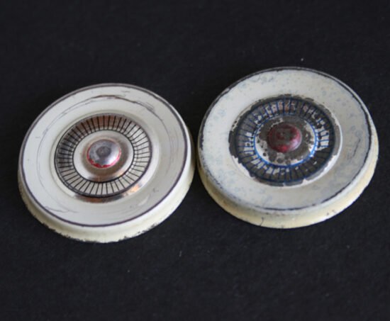 2NomuraMarusanTPCSeveralCarsTwoTinHubcaps