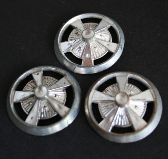 12BandaiPPC3PlasticHubcaps