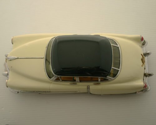 Marusan Kosuge Japan 50’s Cadillac 1951 in Box Battery Operated 12.75 inches (32.5 cm) original tin toy car - Image 9