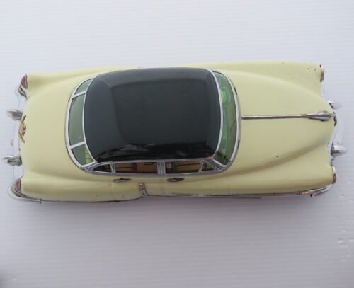 Marusan Kosuge Japan 50’s Cadillac 1951 Battery Operated 12.75 inches (32.5 cm) original tin toy car - Image 8