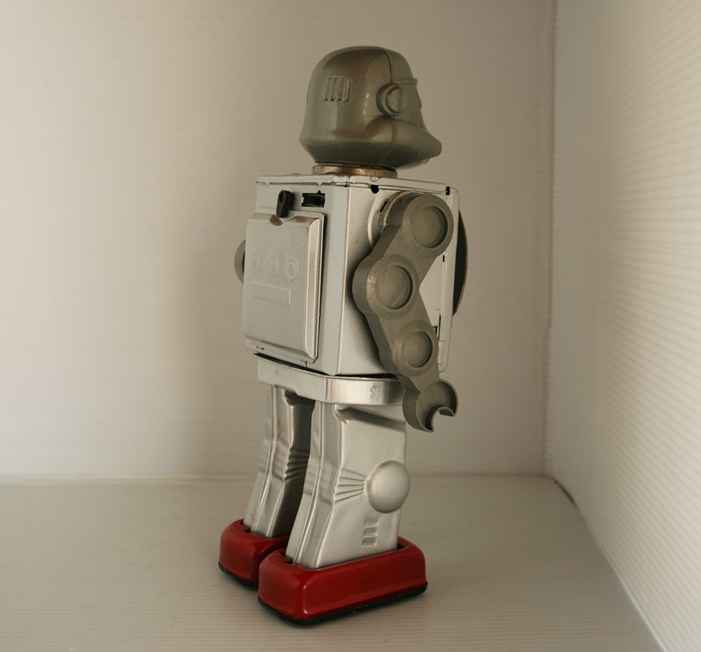 Star Wars 90’s Stormtrooper Robot Battery Operated 11.75 inches (29.5 cm) original hybrid tin toy space robot - Image 4