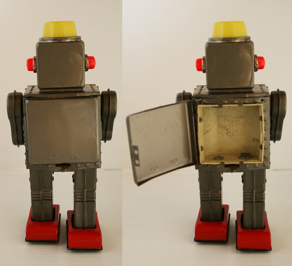 Horikawa Japan 60’s Gear Robot Battery Operated 9 inches (23cm) original tin toy space robot - Image 8