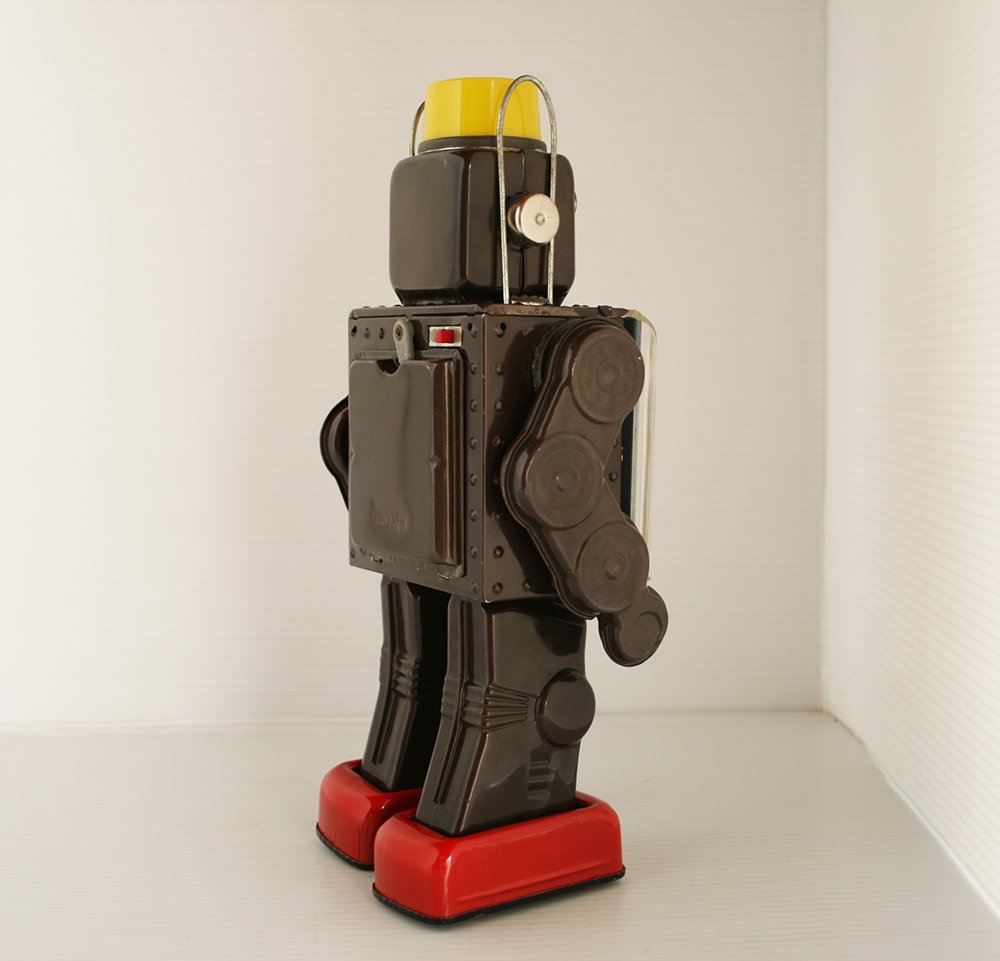 Horikawa Japan 60’s Fighting Robot Battery Operated 11.25 inches (28.5cm) original tin toy space robot - Image 5