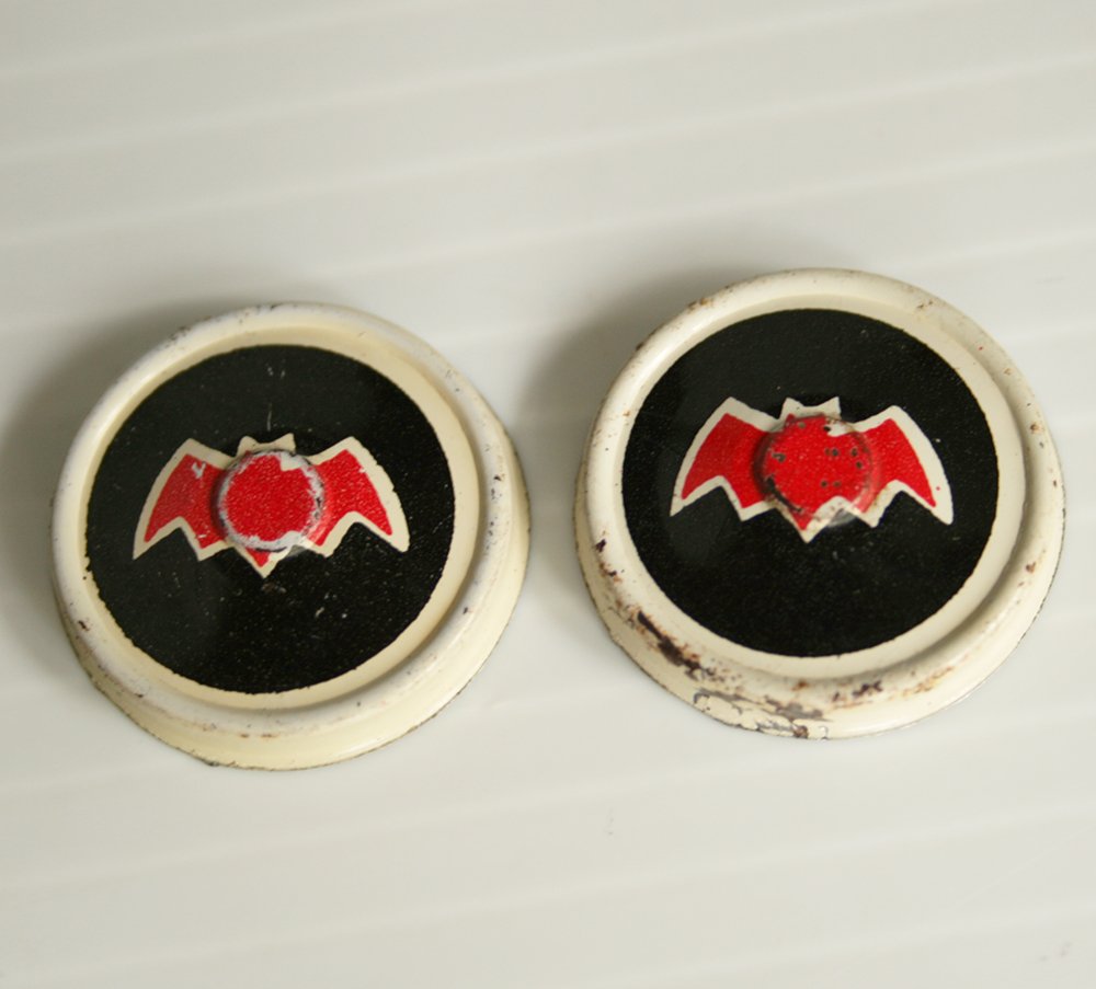 35AoshinTPCBatmobileMediumMercedes2OriginalHubcaps