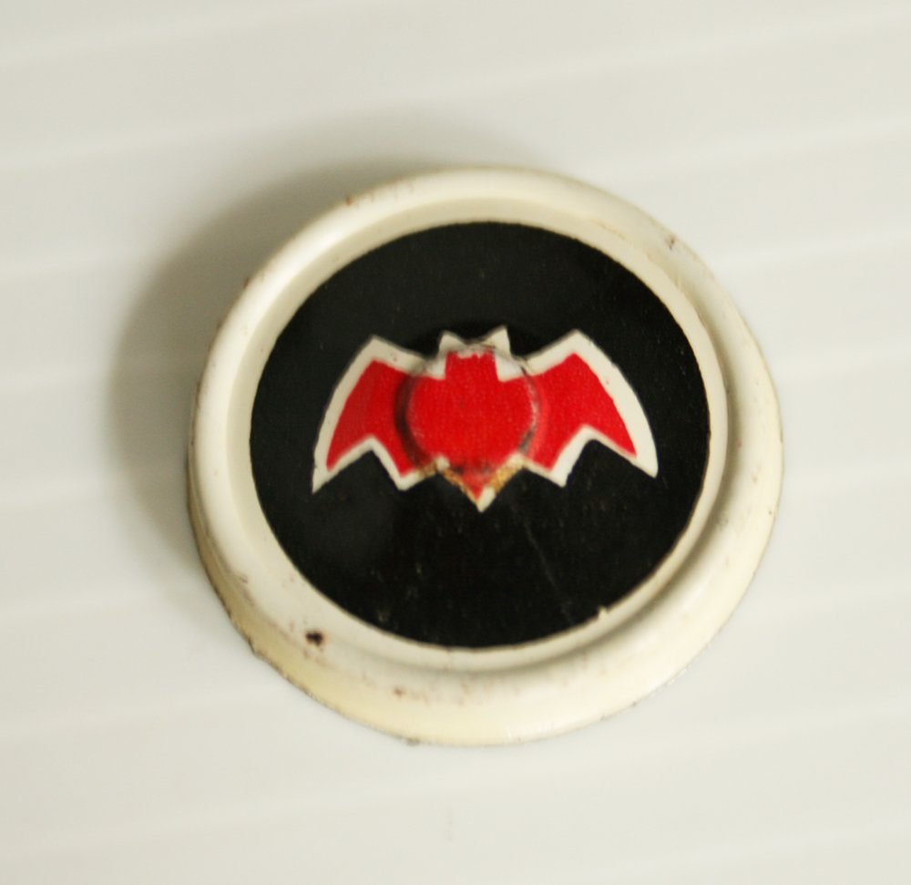 36AoshinTPCBatmobileMercedesOneOriginalHubcap
